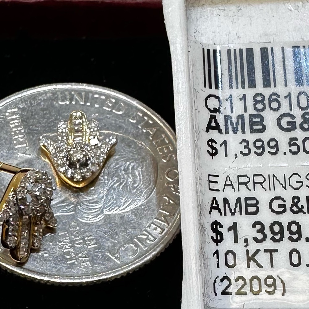 10K Gold Hands of hamza Earrings with Diamonds